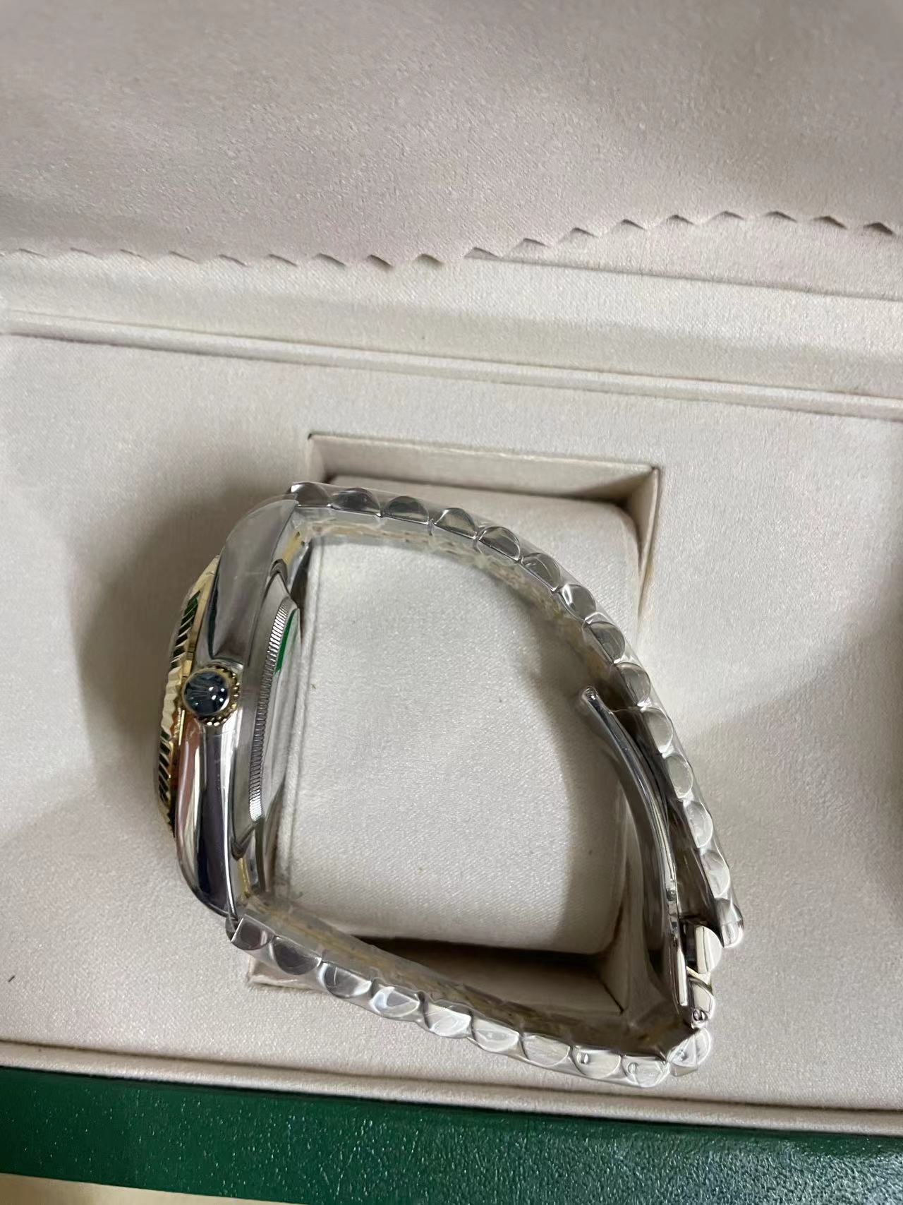 R*l*x watches-157