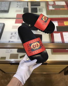 G*u*i slippers(aaa)-214