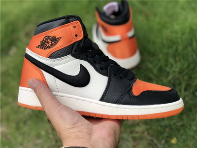 Air Jordan 1 Satin