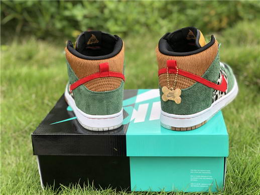 Nike Dunk High “Dog Walker”(Women)