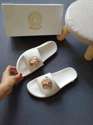 Versace Slippers Women(AAA)-021