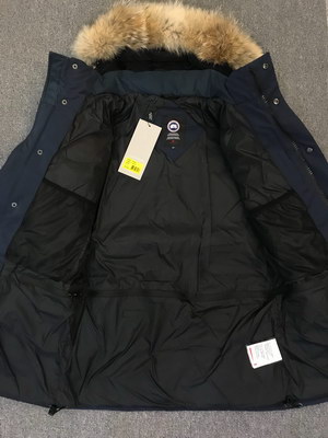 Can*a Go*e coat-101