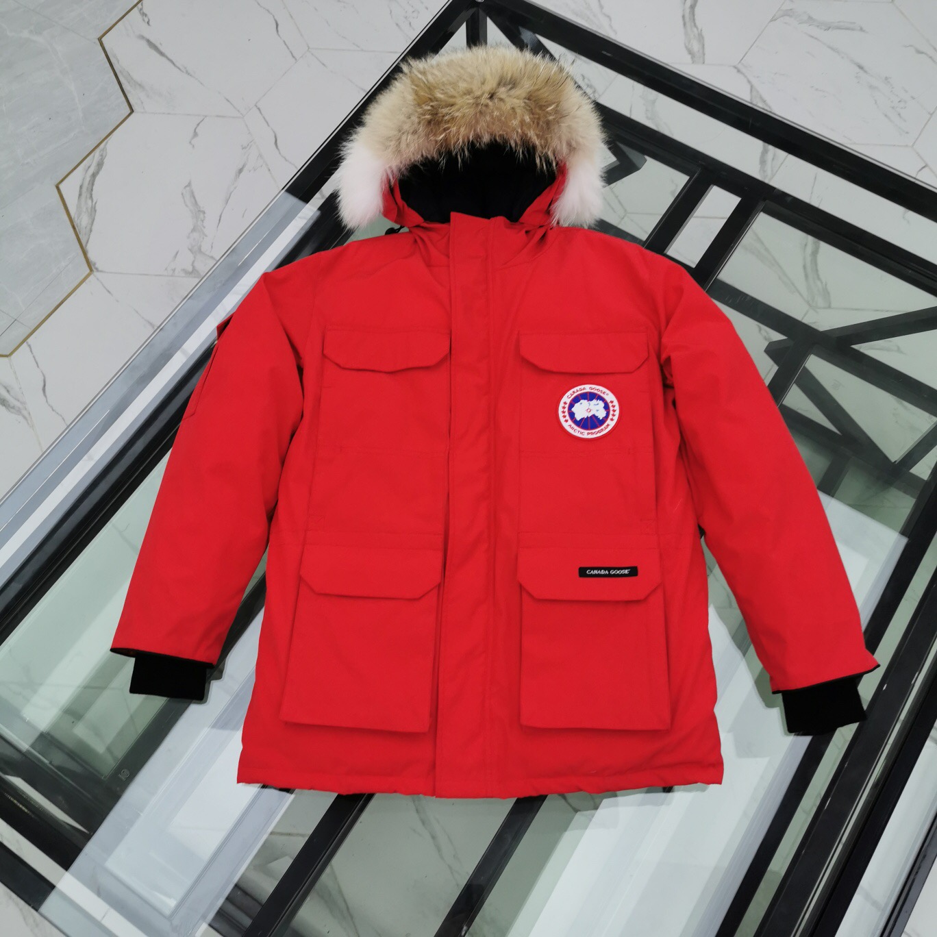 Can*a Go*e coat-110