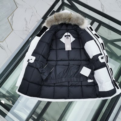 Can*a Go*e coat-107