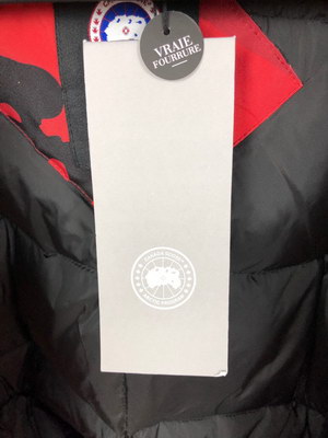Can*a Go*e coat-112