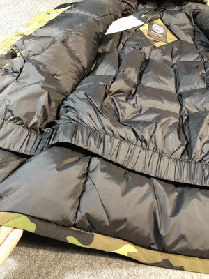 Can*a Go*e coat-111
