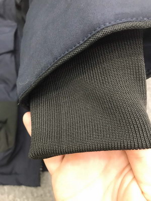 Can*a Go*e coat-145