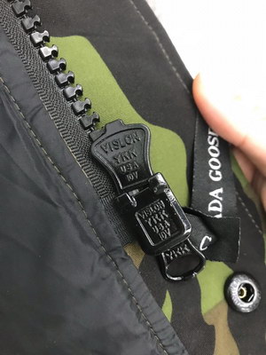 Can*a Go*e coat-156