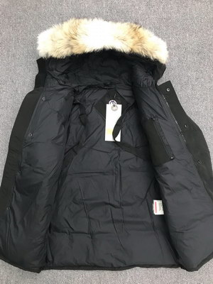 Can*a Go*e coat-158