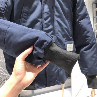 Can*a Go*e coat-159