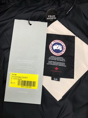 Can*a Go*e coat-155