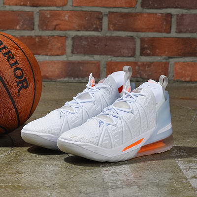 LeBron 18-001