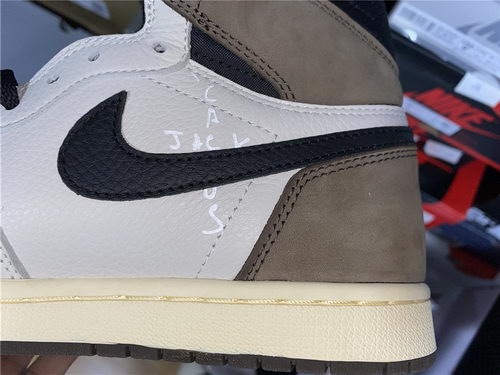 2.0 Travis Scott x Air Jordan 1