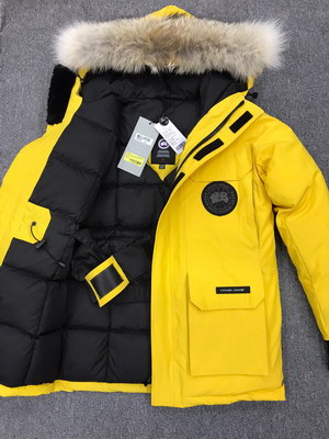 Can*a Go*e coat-182