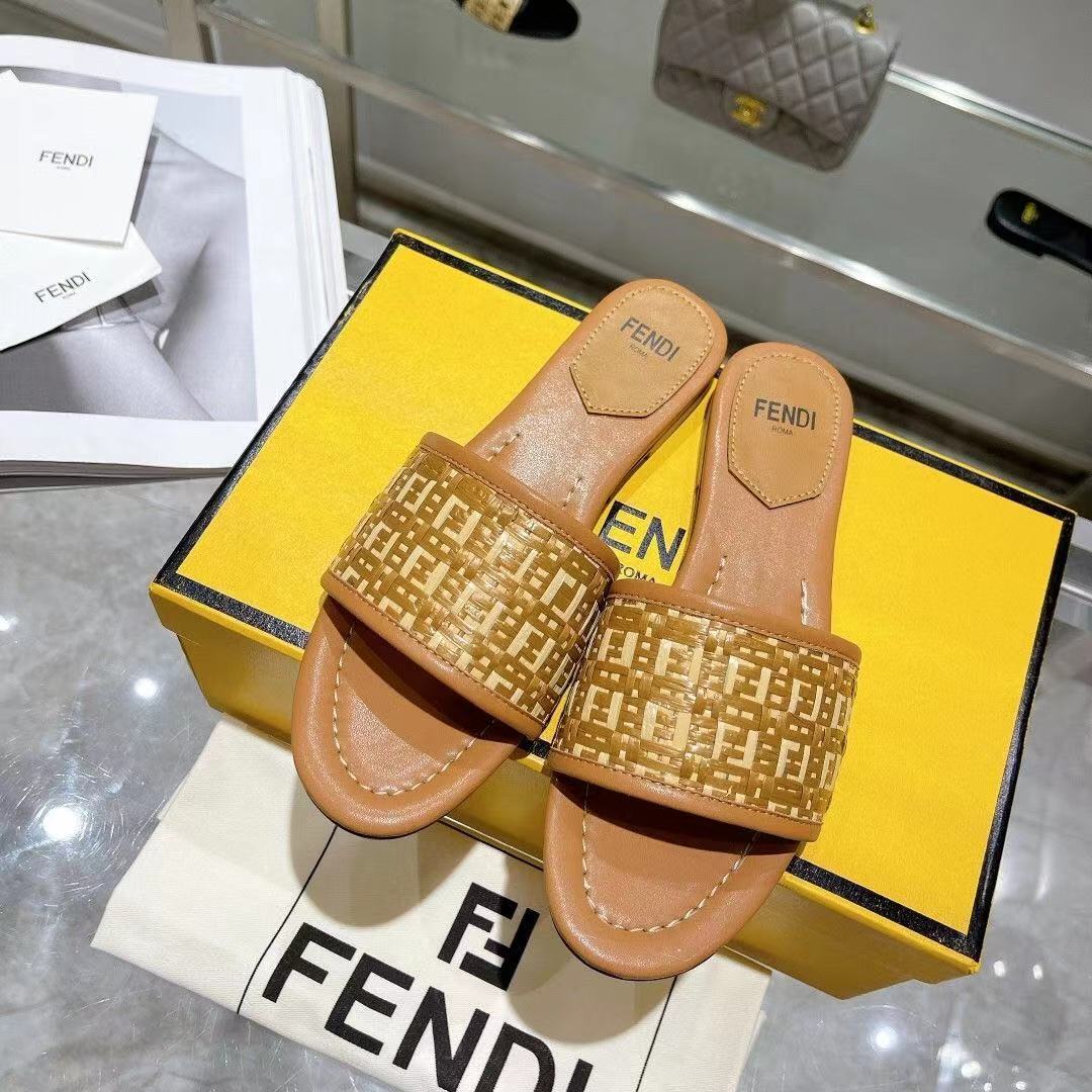 F**di slippers women(aaa)-012