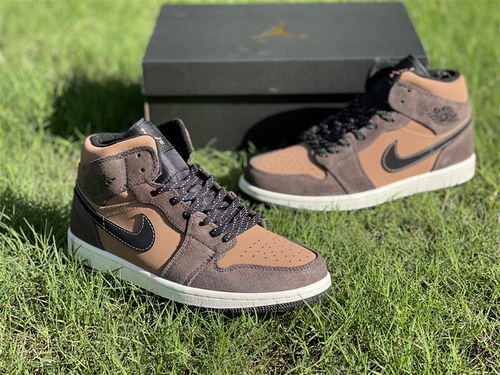 Air Jordan 1 Mid-061