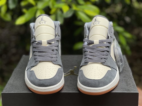 Air Jordan 1 Mid-066
