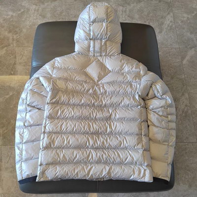 Can*a Go*e coat-186