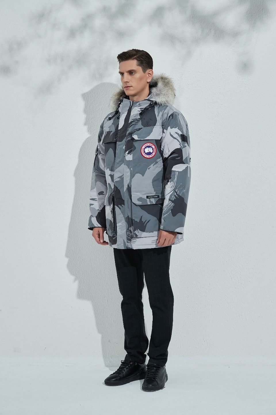 Can*a Go*e coat-200