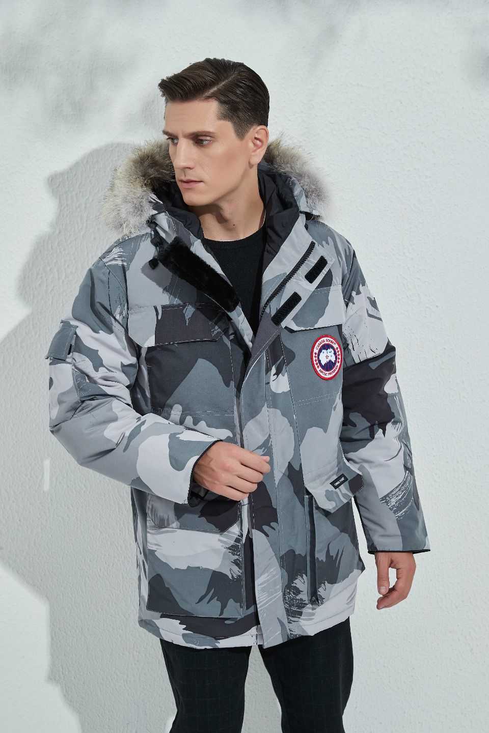 Can*a Go*e coat-200