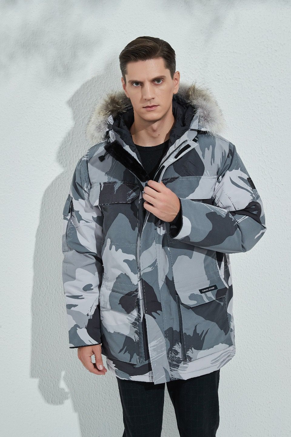 Can*a Go*e coat-200