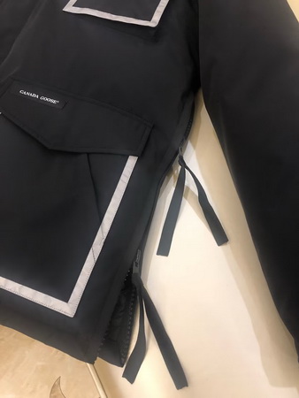 Can*a Go*e coat-213