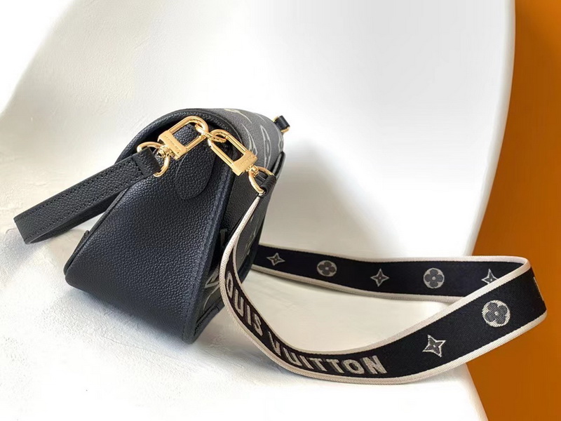 LV Handbags AAA(Women)-174