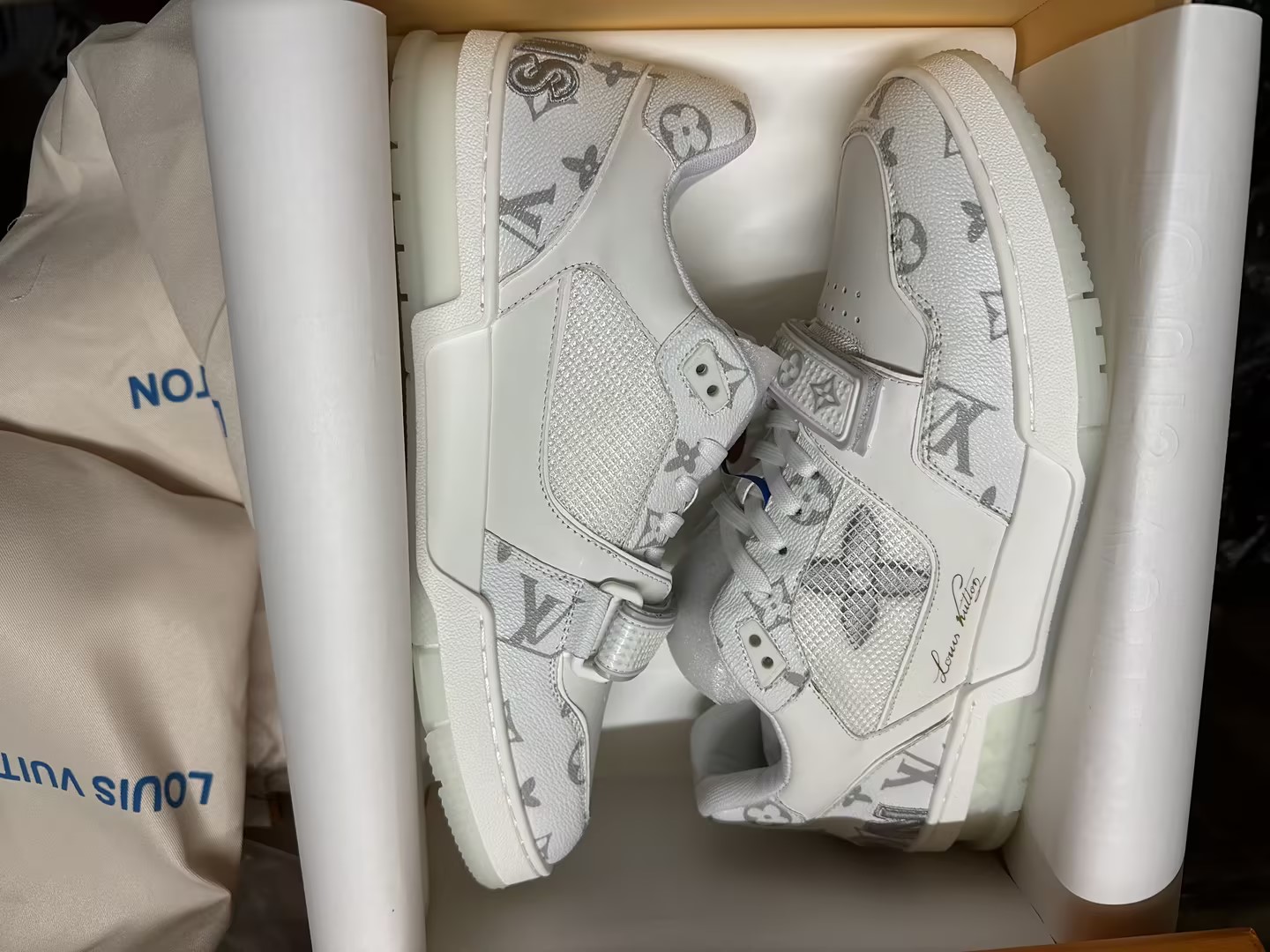 LV Shoes(AAAA)-913