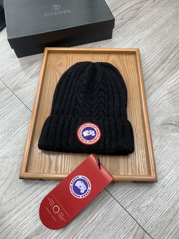 Can*a Go*e beanies-018