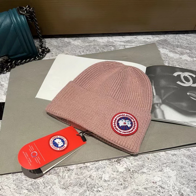 Can*a Go*e beanies-026