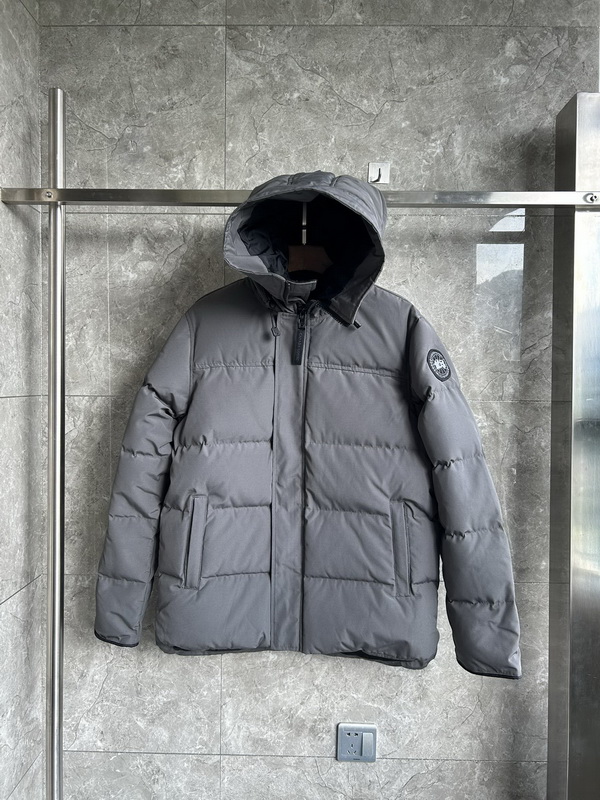 Can*a Go*e coat-231