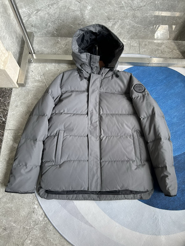Can*a Go*e coat-231