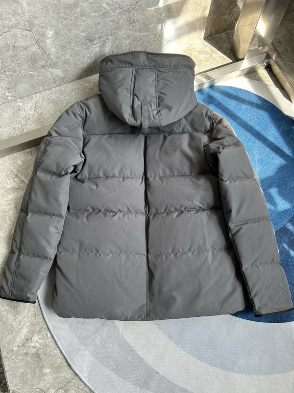 Can*a Go*e coat-231