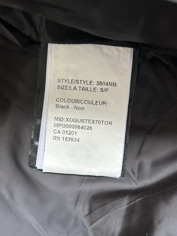 Can*a Go*e coat-232