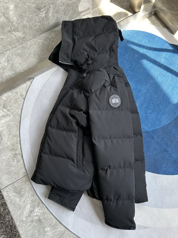 Can*a Go*e coat-233