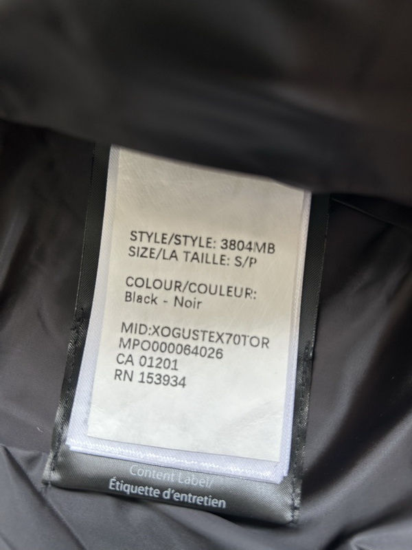 Can*a Go*e coat-233