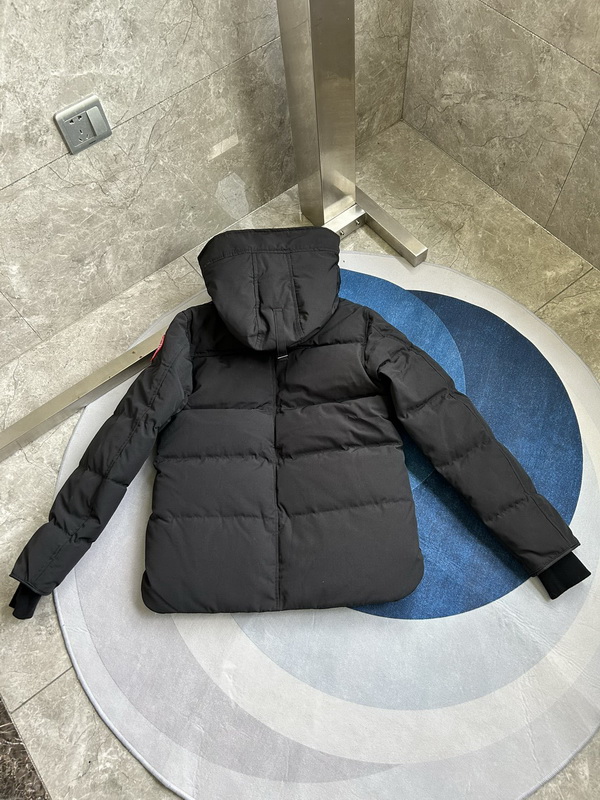 Can*a Go*e coat-236