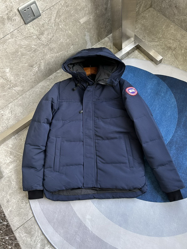 Can*a Go*e coat-237