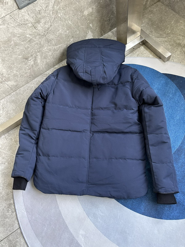 Can*a Go*e coat-237