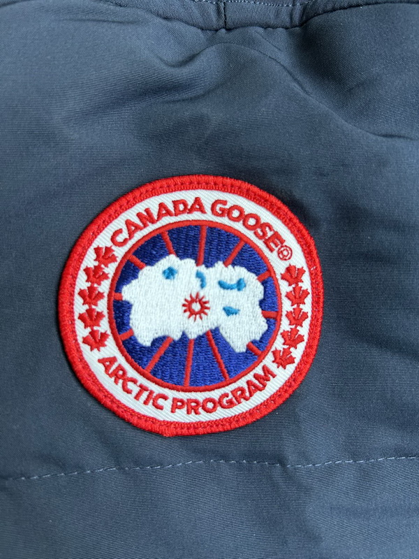 Can*a Go*e coat-237