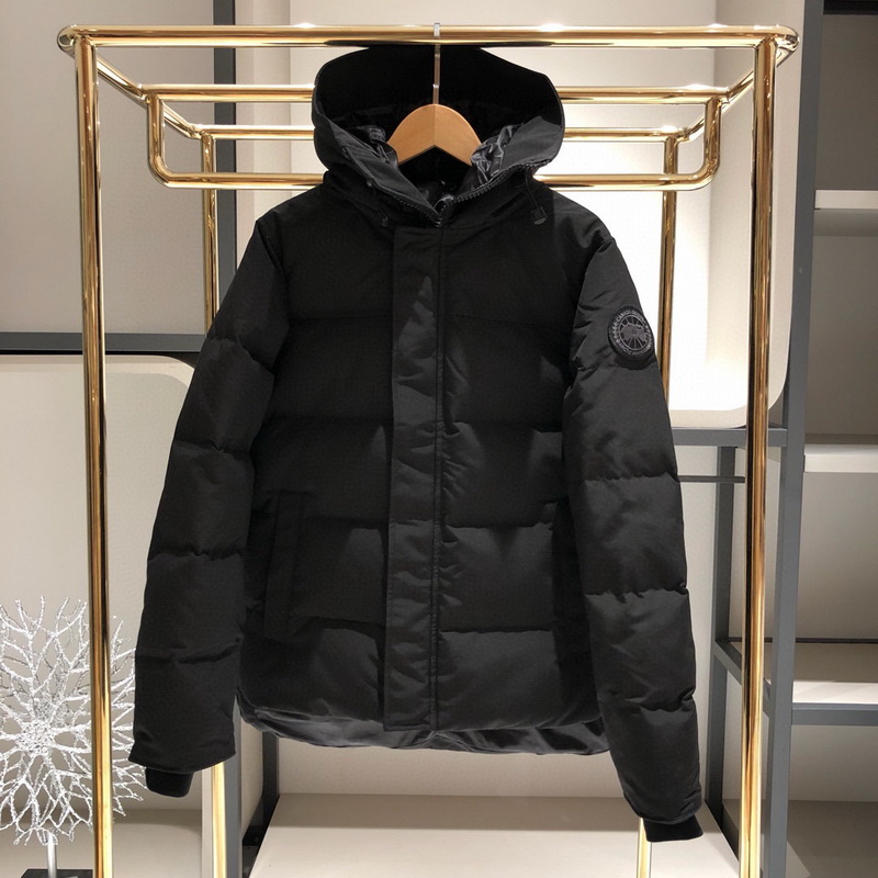 Can*a Go*e coat-241