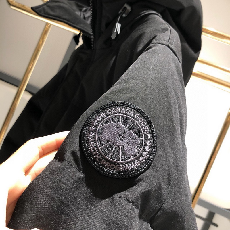 Can*a Go*e coat-241