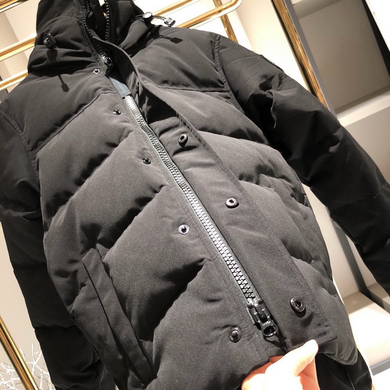 Can*a Go*e coat-241