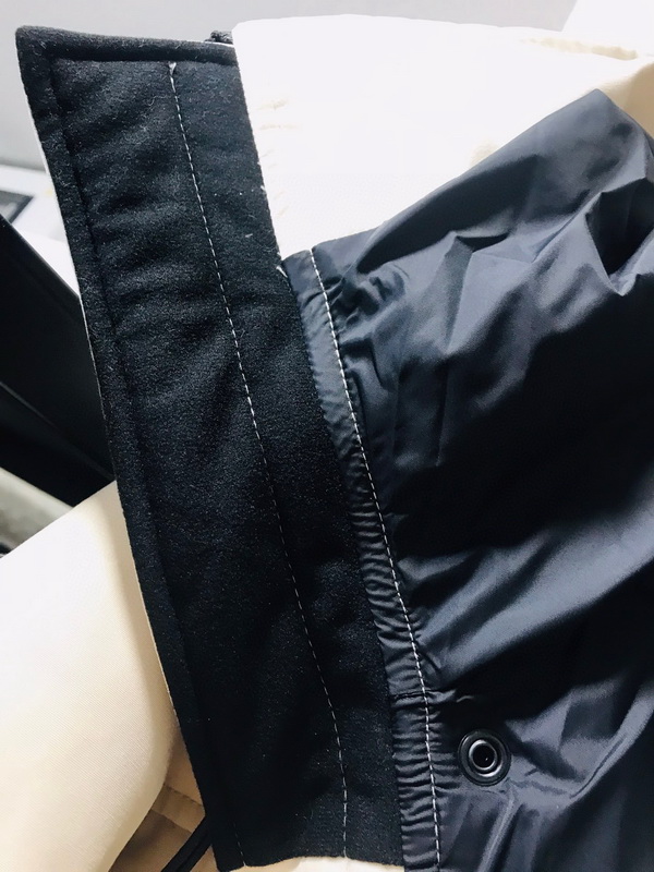 Can*a Go*e coat-246