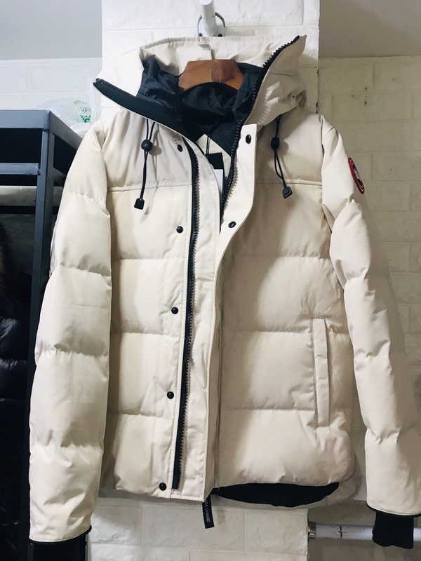 Can*a Go*e coat-246