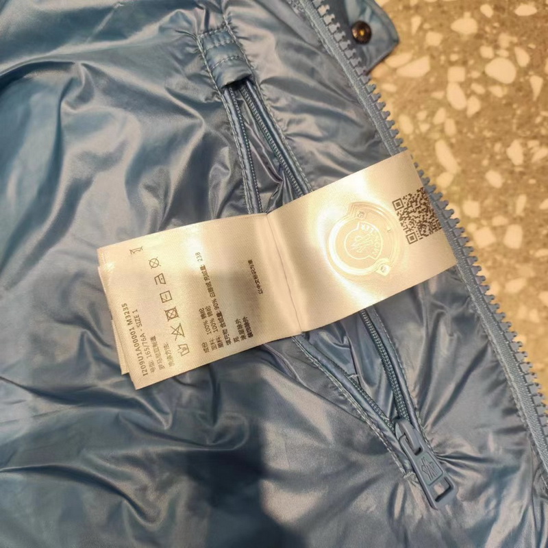 Moncler Coat-240