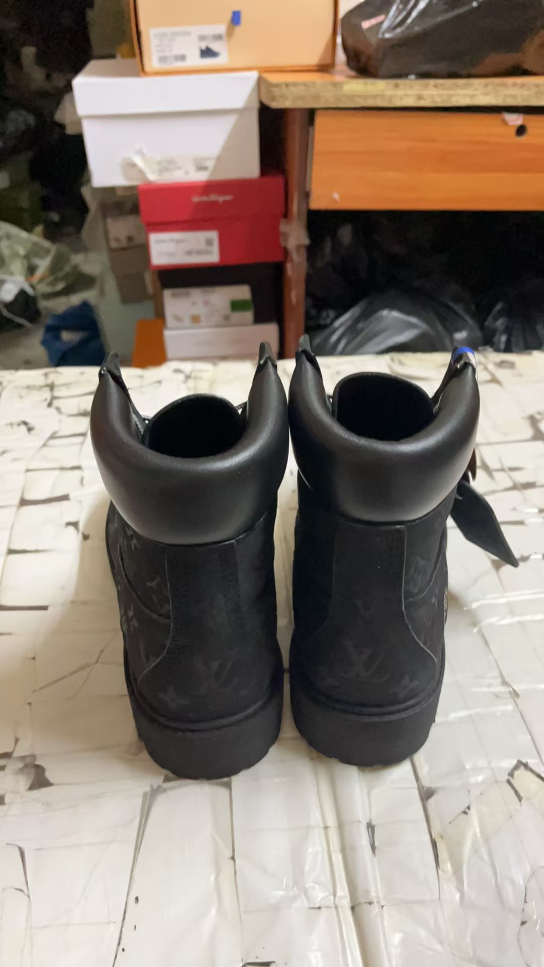 LV Shoes(AAA)-957