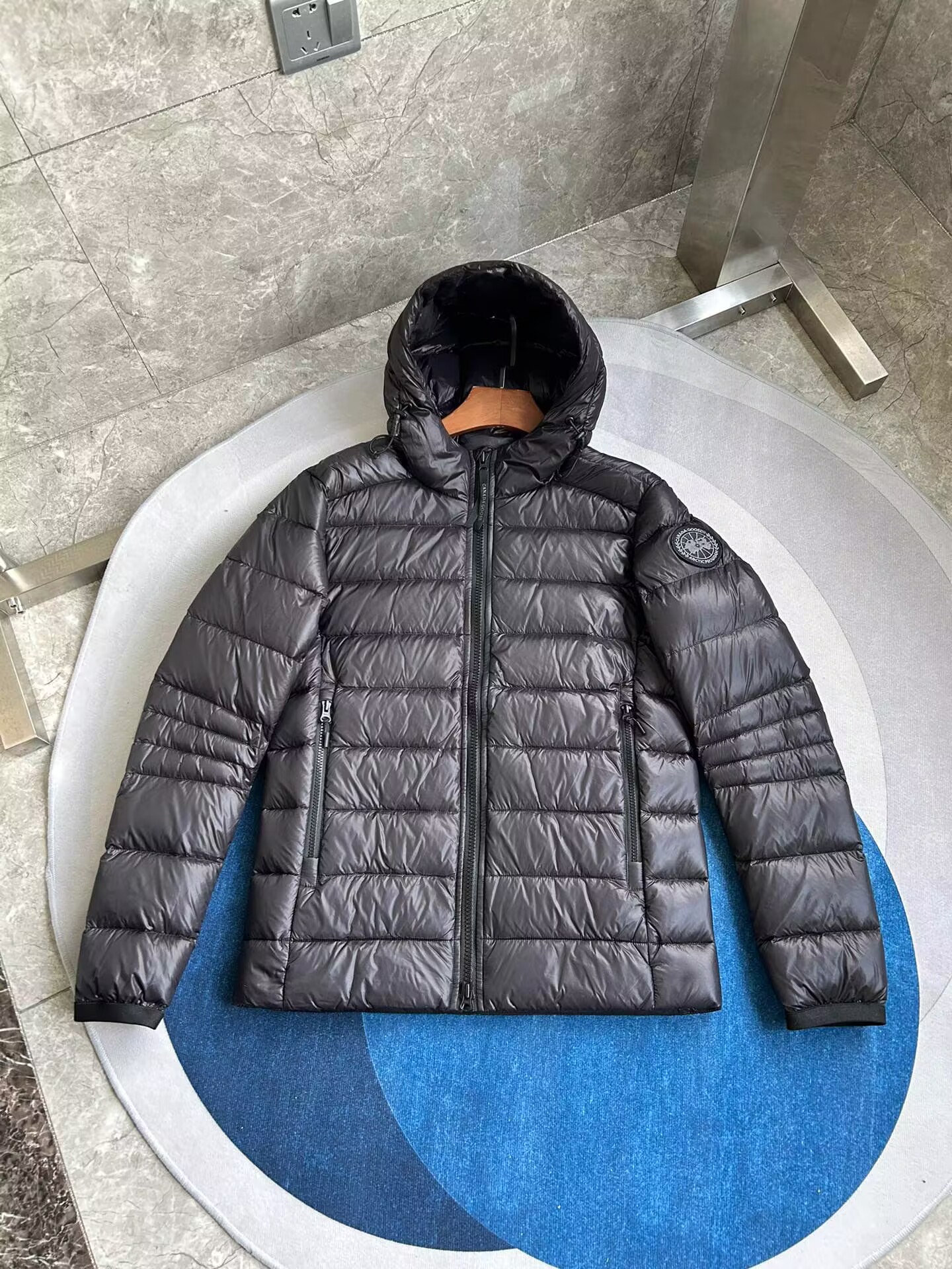 Can*a Go*e coat-262