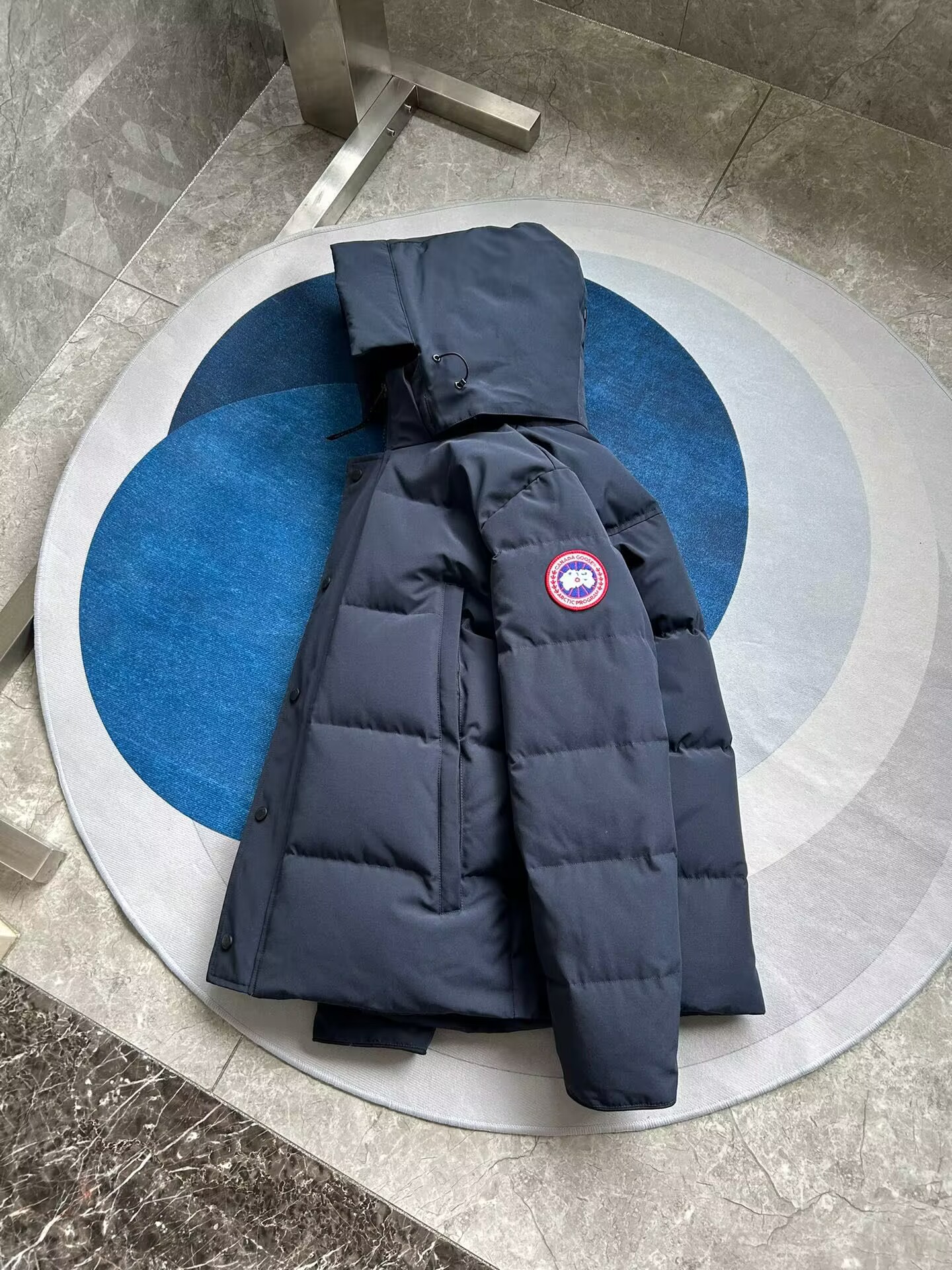 Can*a Go*e coat-365