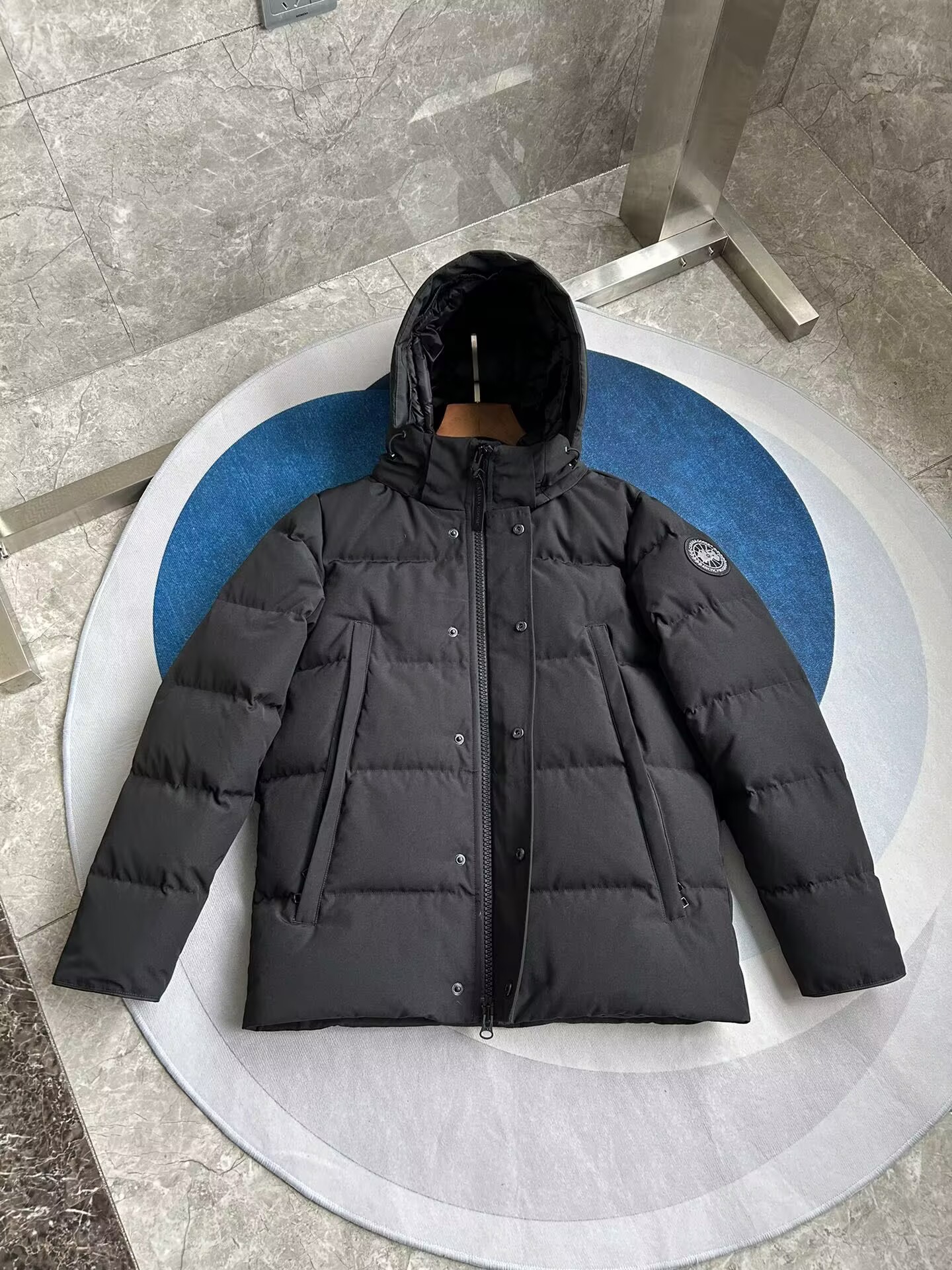 Can*a Go*e coat-367